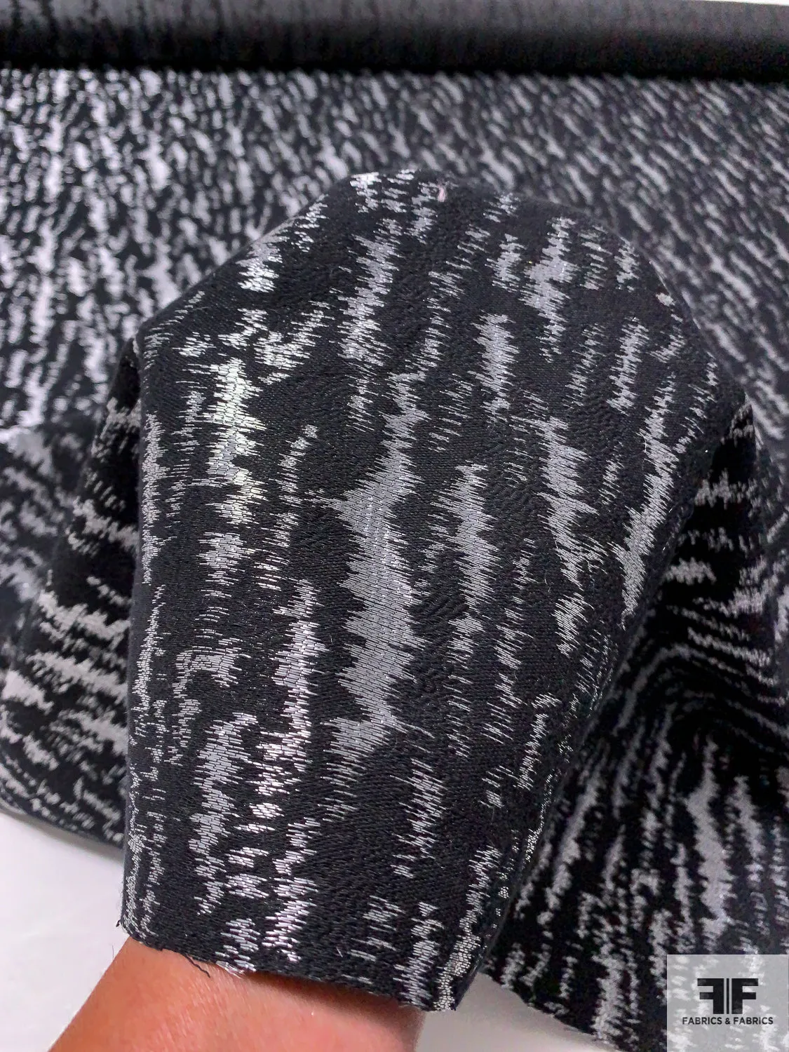 Abstract Metallic Brocade - Black / Silvery-Lilac