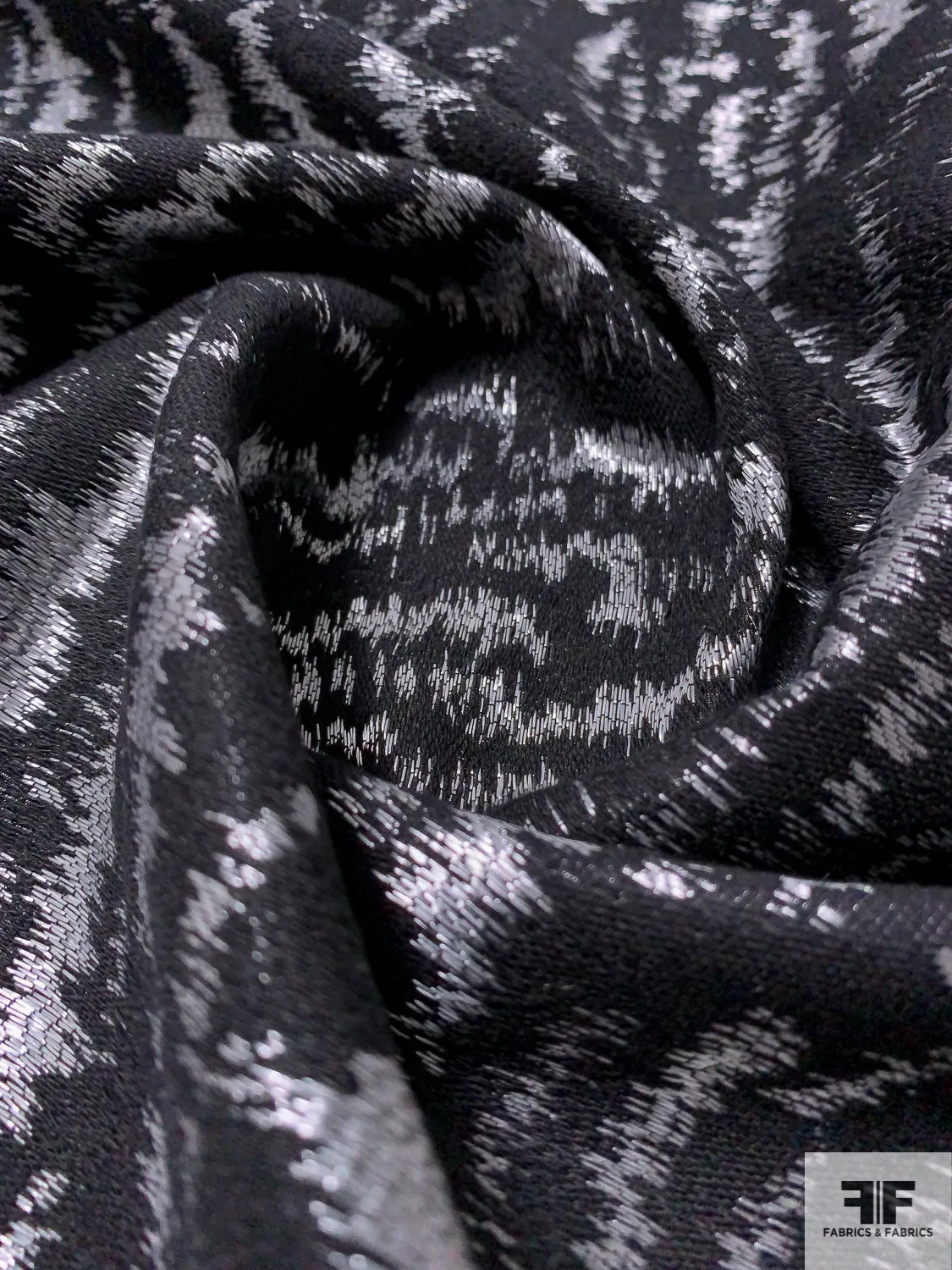 Abstract Metallic Brocade - Black / Silvery-Lilac