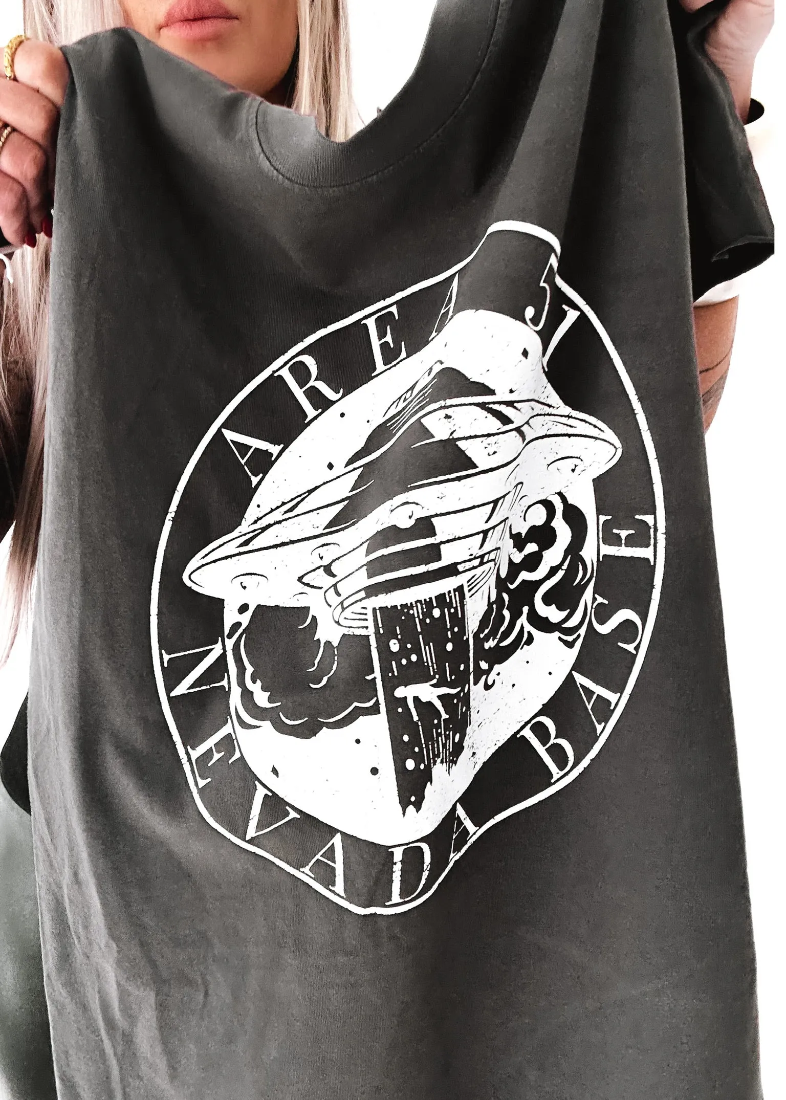 AREA 51 SIDE SLIT TEE