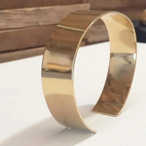Arm Bend Modern Bangle