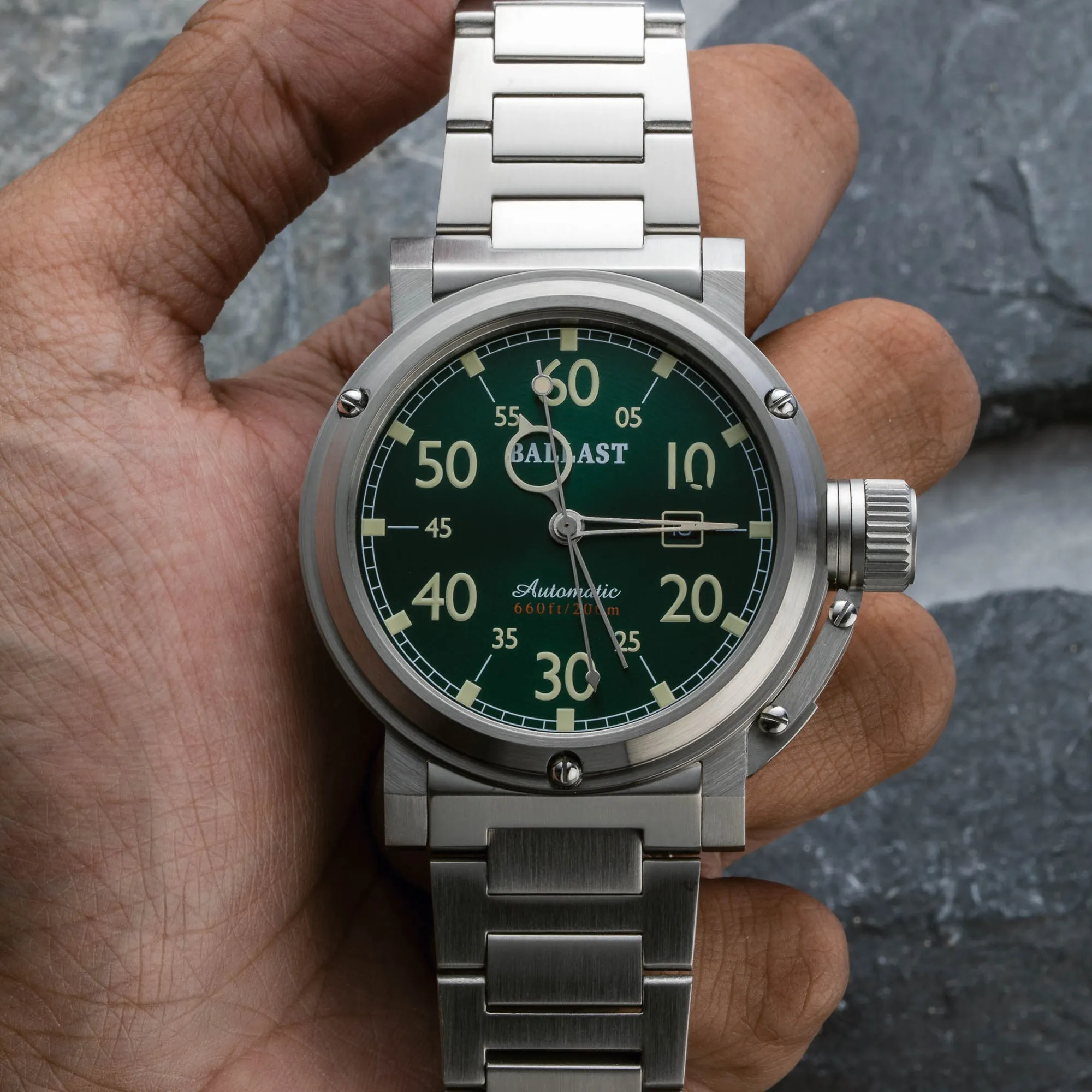GREEN