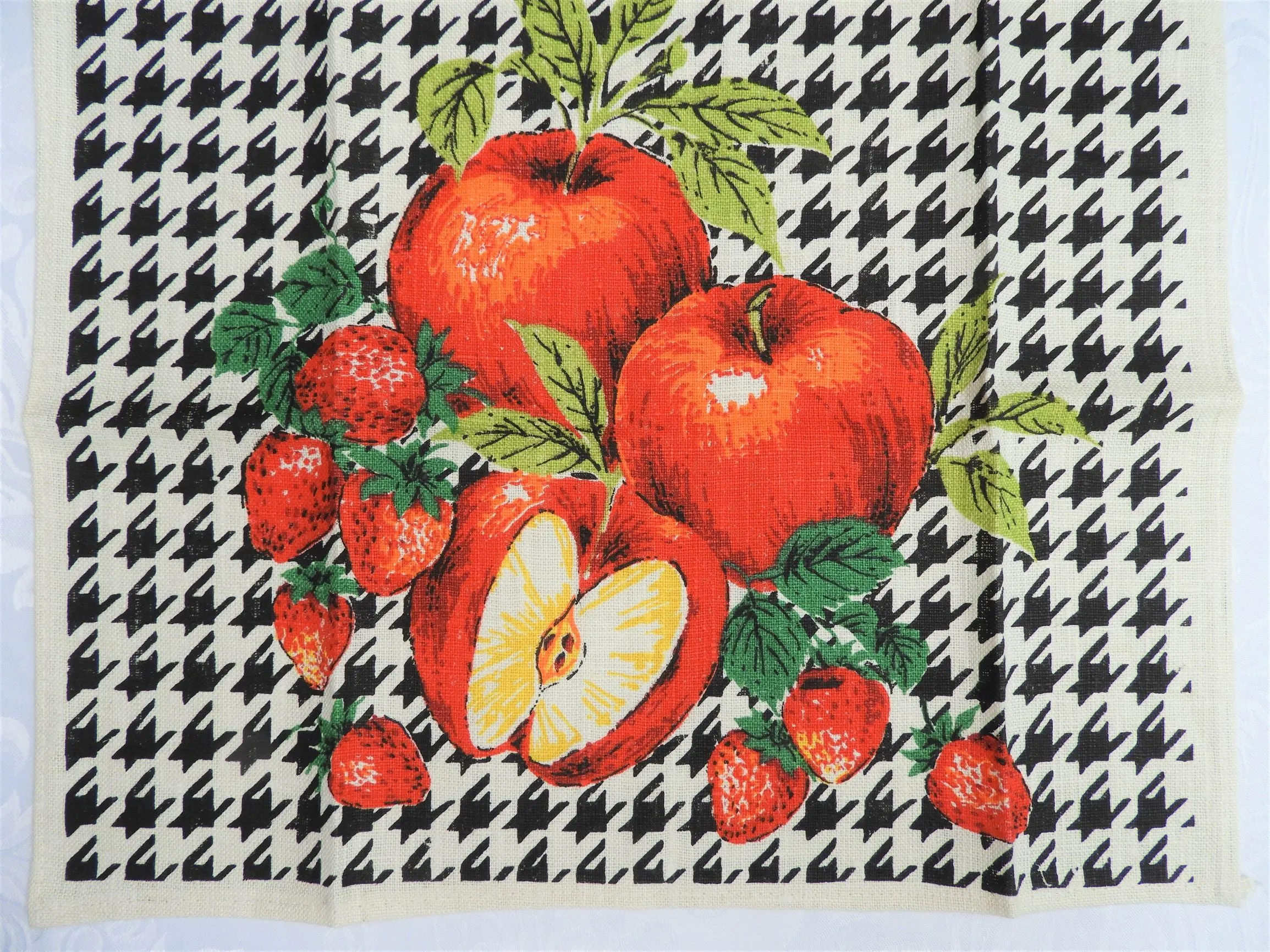 Vintage Tea Towel - Printed Linen - Apple and Strawberry - TWLP45