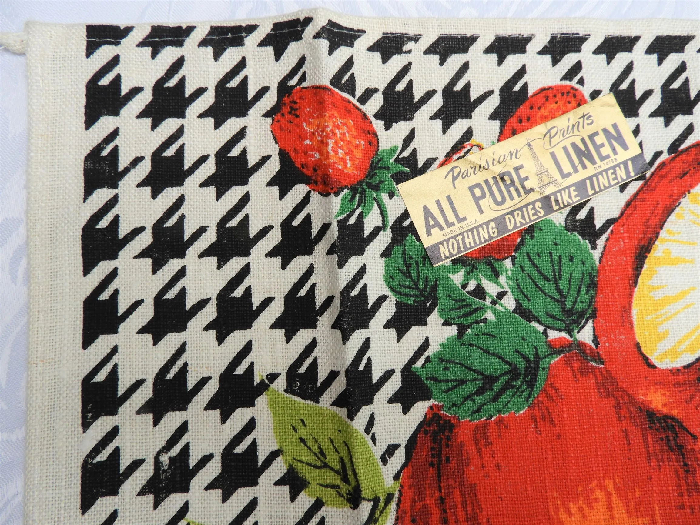 Vintage Tea Towel - Printed Linen - Apple and Strawberry - TWLP45